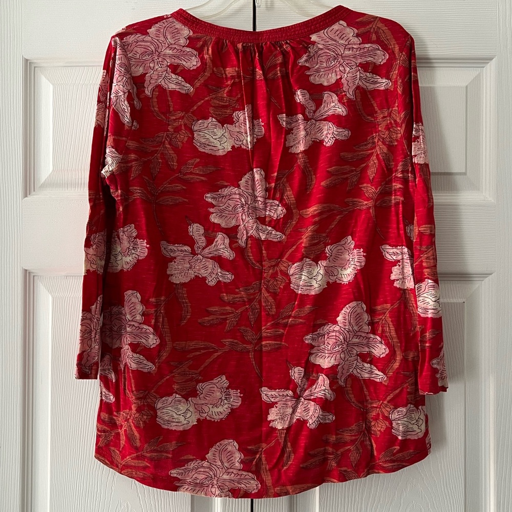 Luck Brand Red Floral Button-Front Top With 3/4 Length Sleeves - Picture 4 of 4